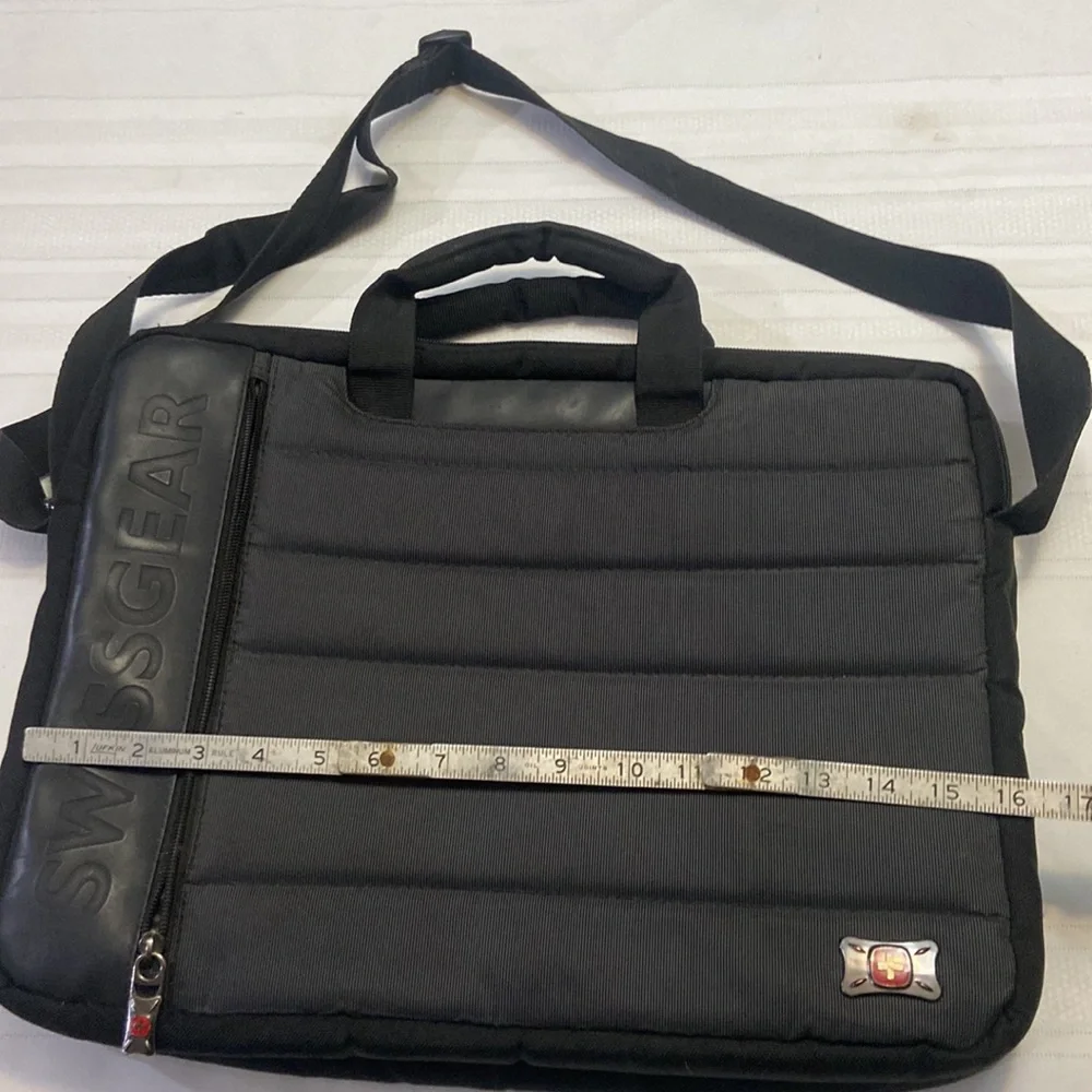 Swiss Gear”The Anthem” Padded Laptop/Tablet Mens Briefcase Work,School or Travel